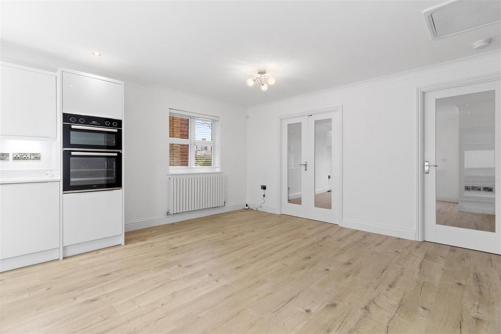 Sitting/Dining Room