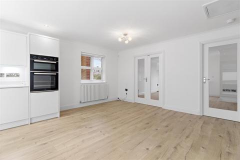 4 bedroom detached house for sale, Rossington Close, Eastbourne