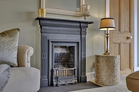 2 bedroom flat for sale, Queensborough Gardens, Glasgow G12