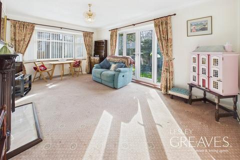 2 bedroom detached bungalow for sale, Station Avenue, Gedling, Nottingham