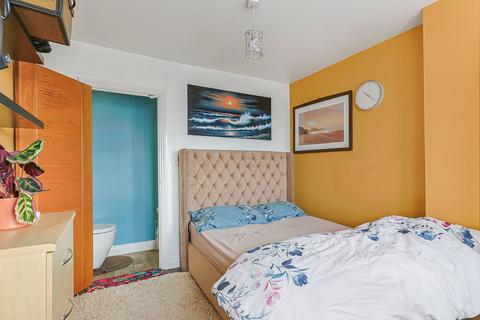 2 bedroom apartment for sale, Southbourne Overcliff Drive