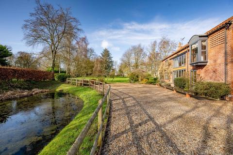 undefined, Twyford