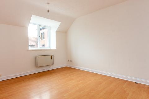 2 bedroom flat for sale, Cranleigh House, Rushden NN10