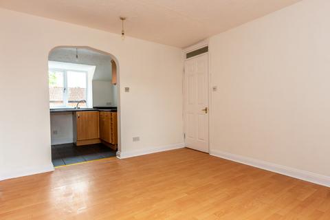 2 bedroom flat for sale, Cranleigh House, Rushden NN10