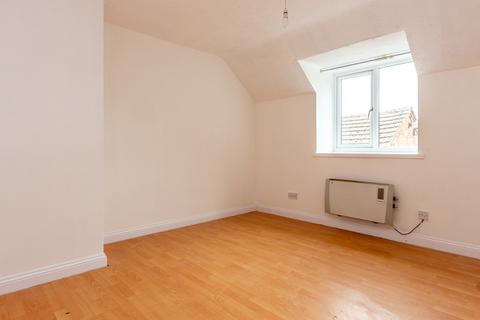2 bedroom flat for sale, Cranleigh House, Rushden NN10