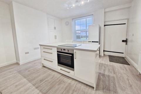 3 bedroom terraced house to rent, Bath Lane, Leeds LS13