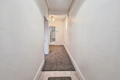 3 bedroom terraced house to rent, Bath Lane, Leeds LS13