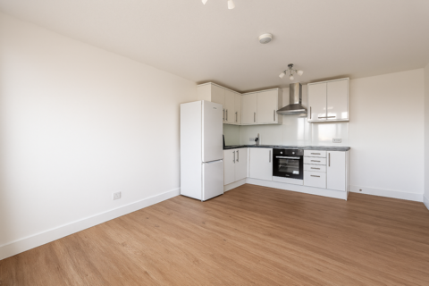 2 bedroom flat to rent, Whinchat Road, London, SE28