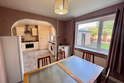 3 bedroom house to rent, Sturgeon Avenue, Nottingham, NG11