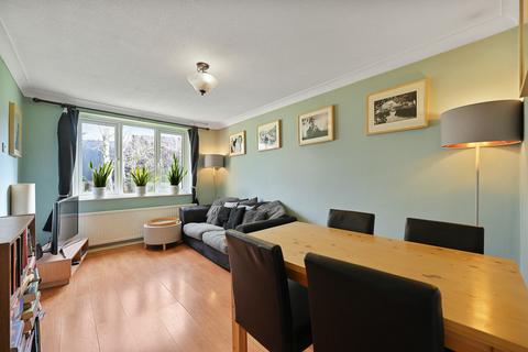 1 bedroom ground floor flat for sale, Lynn Close, Harrow