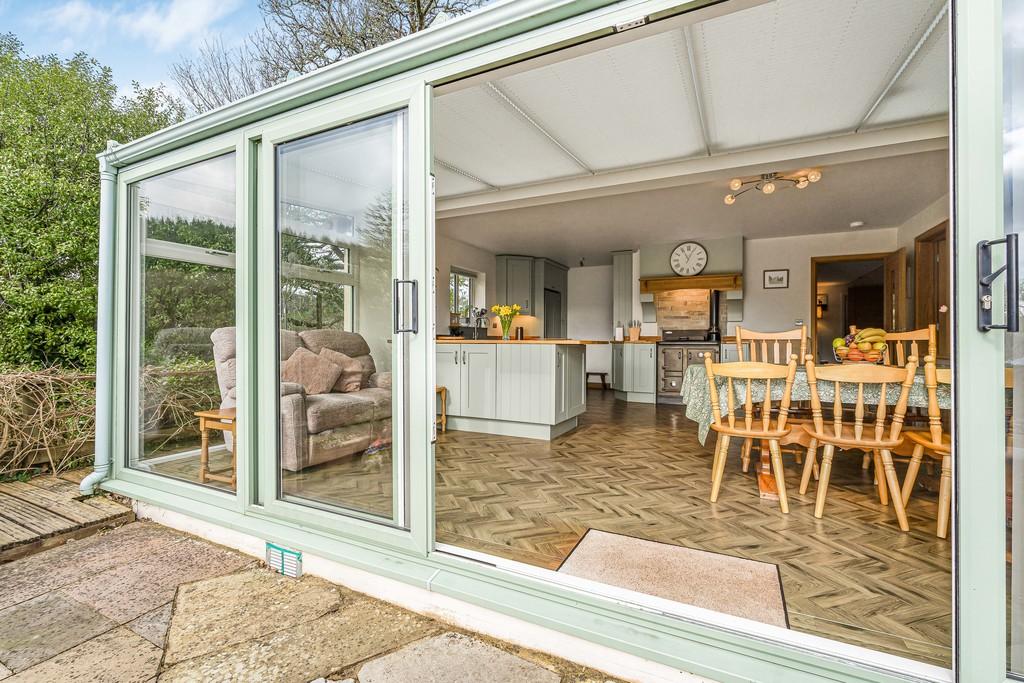 Kitchen Dining (2)