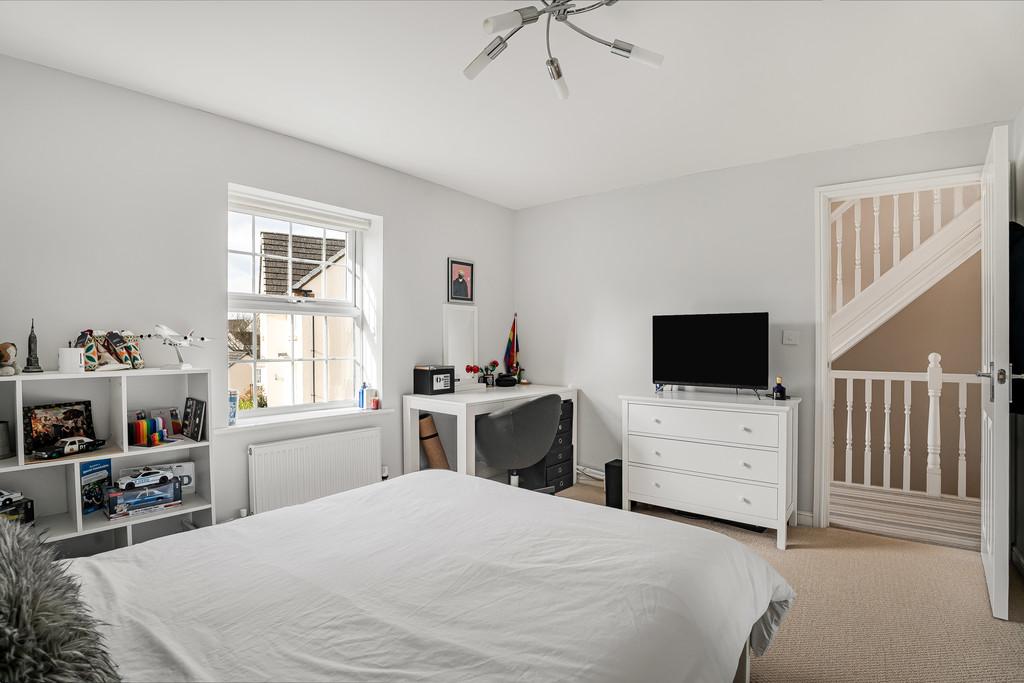 Bedroom 2 (2)