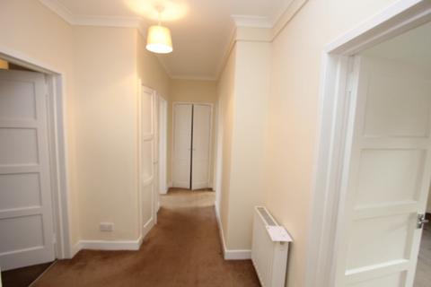 3 bedroom flat to rent, Lochlea Rd, Auldhouse G43