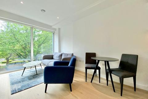 Studio to rent, Pentonville Road, London N1