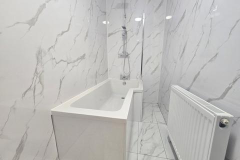 1 bedroom in a house share to rent, Firs Lane, Winchmore Hill