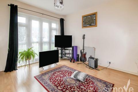 2 bedroom flat to rent, Yeading House , Larch Crescent , Hayes