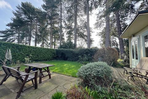 4 bedroom detached house for sale, Tidmarsh Road, Leek Wootton