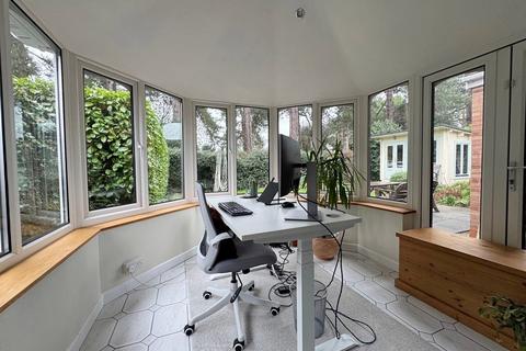 4 bedroom detached house for sale, Tidmarsh Road, Leek Wootton