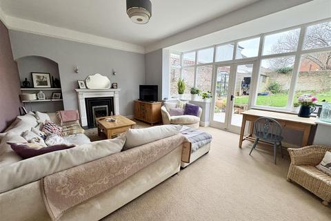 3 bedroom detached house for sale, Kings Drive, Eastbourne