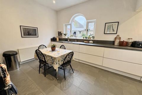 3 bedroom detached house for sale, Kings Drive, Eastbourne