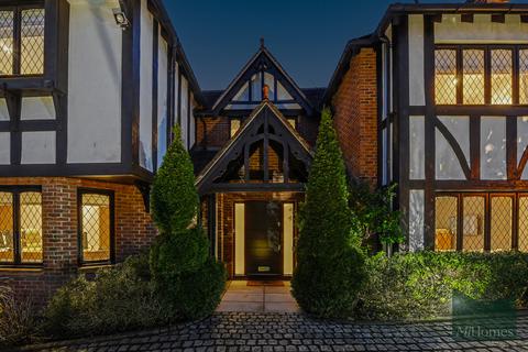 4 bedroom detached house for sale, Pagitts Grove, Hadley Wood