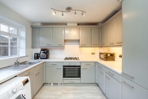 3 bedroom terraced house for sale, Chapel Walk, Coulsdon CR5