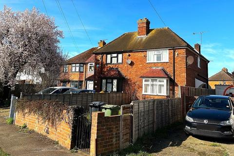 3 bedroom semi-detached house to rent, Old Farm Road