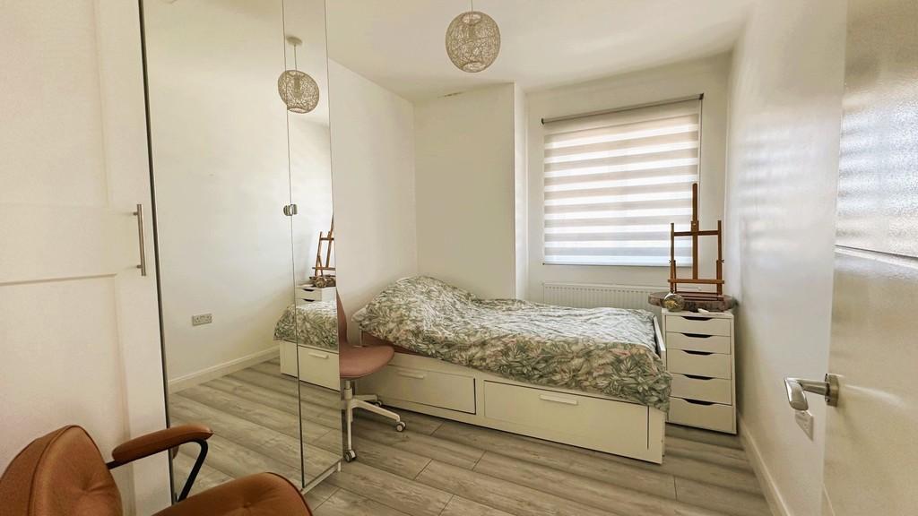 2nd Bedroom