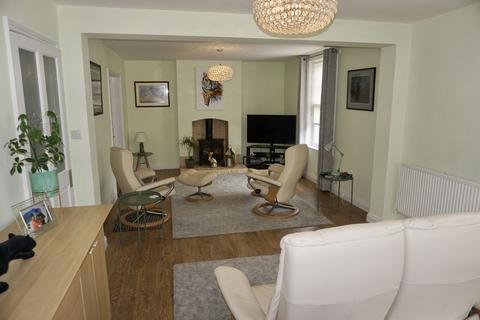 undefined, High Street, Martin LN4
