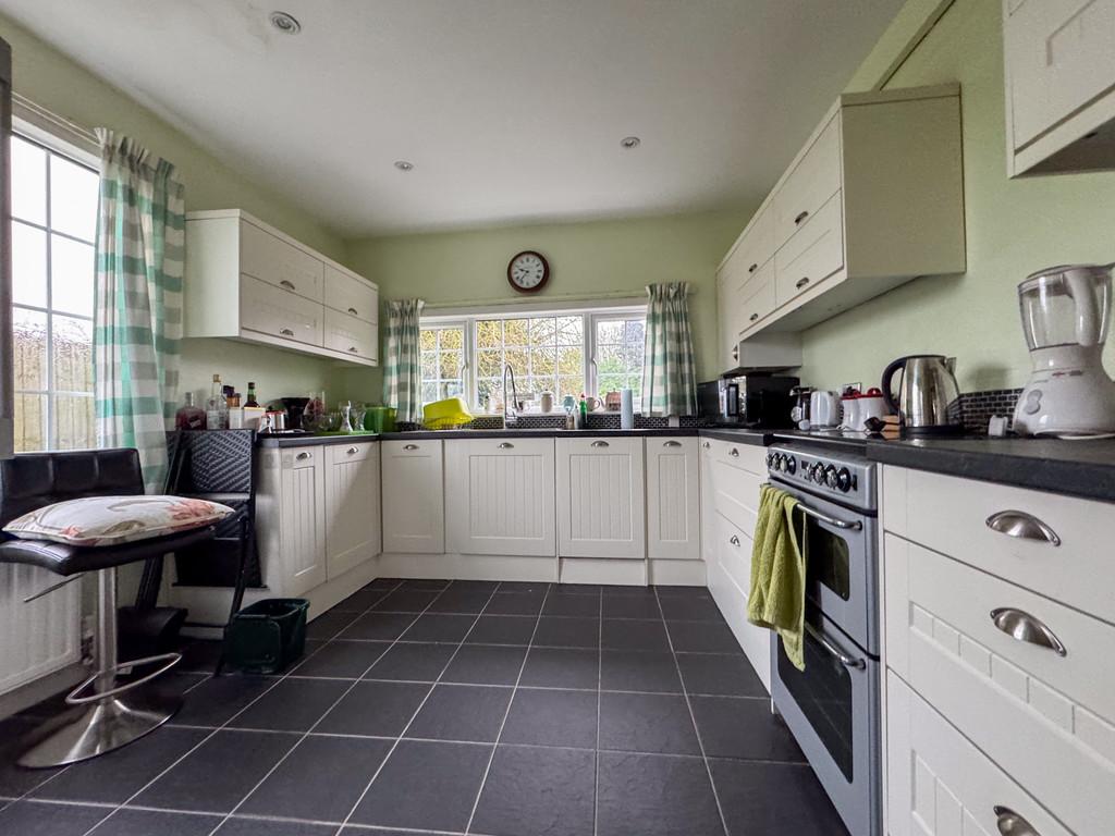96 Tilkey kitchen (2)