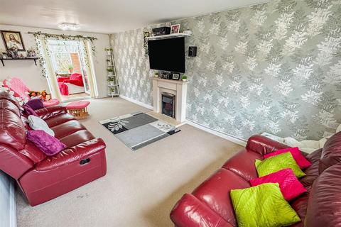 4 bedroom detached house for sale, Livingstone Road, Corby NN18