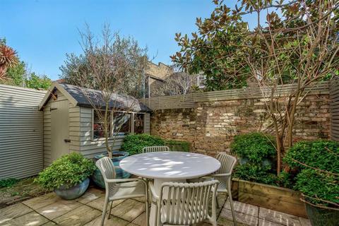 2 bedroom flat for sale, Vera Road, London SW6