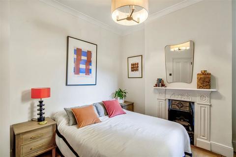 2 bedroom flat for sale, Vera Road, London SW6