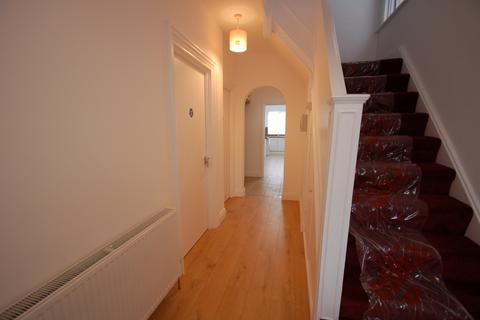 4 bedroom semi-detached house to rent, Sevington Road, London NW4