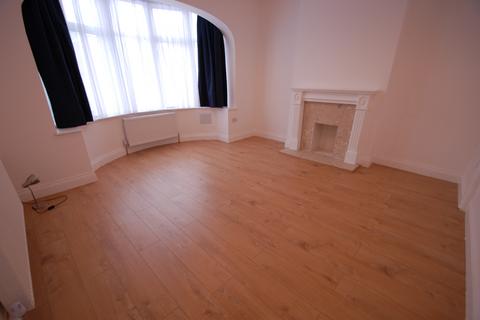 4 bedroom semi-detached house to rent, Sevington Road, London NW4