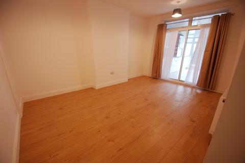 4 bedroom semi-detached house to rent, Sevington Road, London NW4