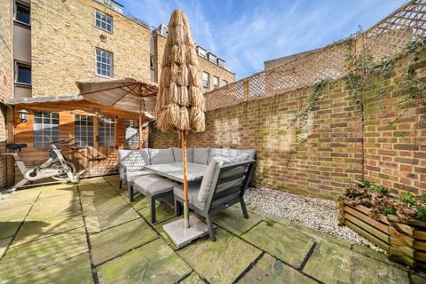 2 bedroom ground floor flat to rent, Vicarage Crescent, London SW11