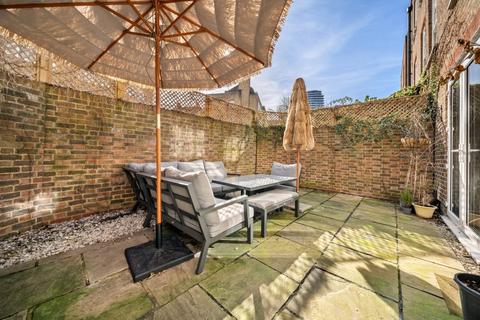 2 bedroom ground floor flat to rent, Vicarage Crescent, London SW11