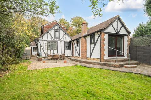 undefined, Bucknalls Lane, Watford WD25