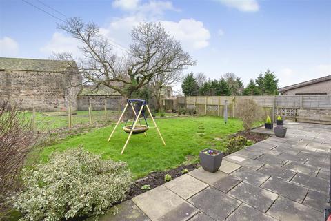 undefined, Shaw Lane Gardens, Guiseley LS20