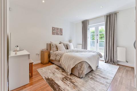 2 bedroom flat to rent, Northpoint Square, Camden, London, NW1