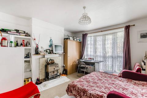 Domett Close, Denmark Hill, London, SE5