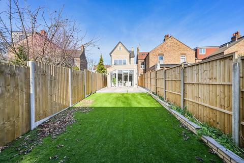 4 bedroom house for sale, 12 Park Road, Barnet EN4