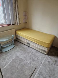 1 bedroom in a house share to rent, Maxwell Road, West Drayton UB7