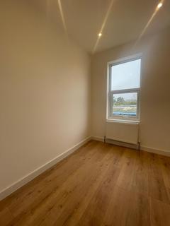 3 bedroom terraced house to rent, Aurelia Road, Croydon, CR0