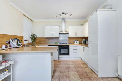 5 bedroom house to rent, Bernard Gardens, London SW19