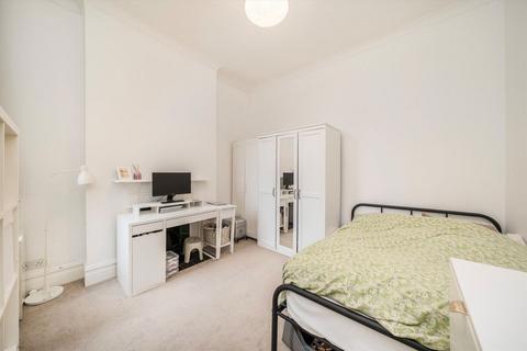 5 bedroom house to rent, Bernard Gardens, London SW19
