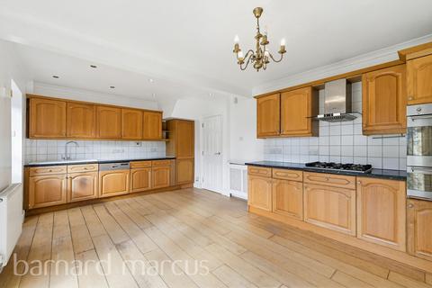5 bedroom house to rent, Benedict Drive, FELTHAM