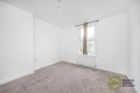 3 bedroom terraced house for sale, Commonside East, Mitcham Common, Croydon