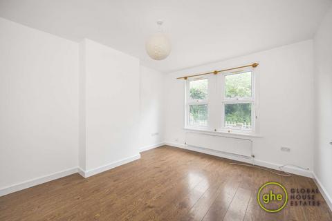 3 bedroom terraced house for sale, Commonside East, Mitcham Common, Croydon